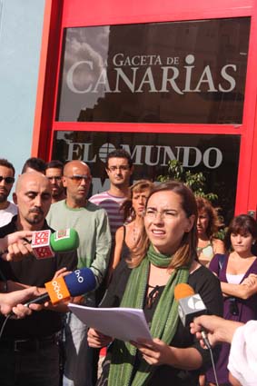 Los trabajadores de La Gaceta de Canarias leyeron el pasado viernes ante los medios de Comunicación el manifiesto por la supervivencia de La Gaceta de Canarias manifiesto_canarias2.jpg