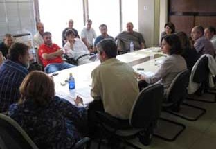 Primera reunión del Comité Intercentros de Efe después de los 22 despidos / foto Antonio Peiró