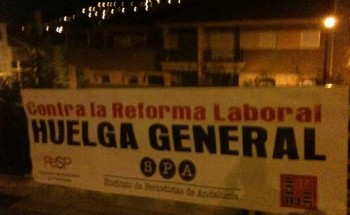 Pancarta en la entrada de Canal Sur en Granada el 28 de septiembre