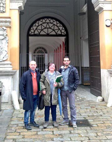 De izquierda a derecha, Francisco Terrón, Clara Aurrecoechea y Javier Díaz Muriana, representantes del SPA en la Mesa