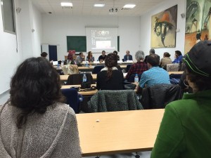 La sasla se llenó para escuchar a los integrantes de la Mesa de debate.